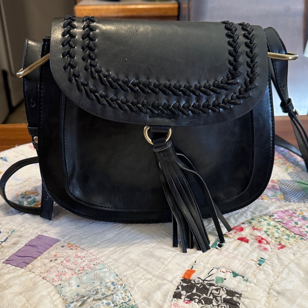 Anna Nova Elegant Black Leather Crossbody Bag